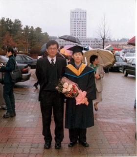 First student Dong Hyun